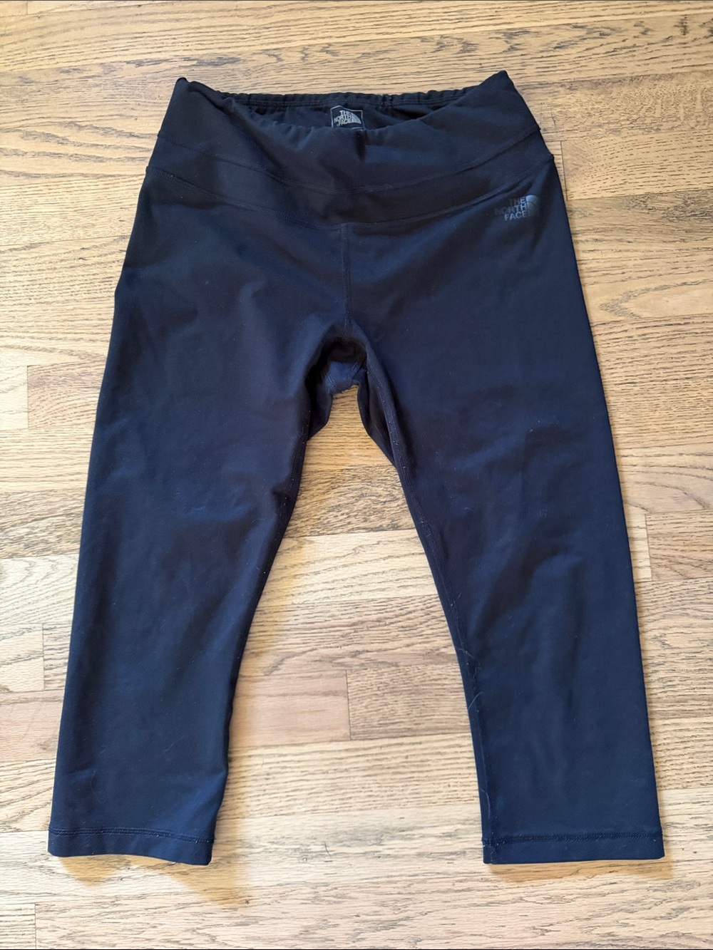 The North Face Flashdry Black Capri Crop Leggings Sz M LIKE NEW